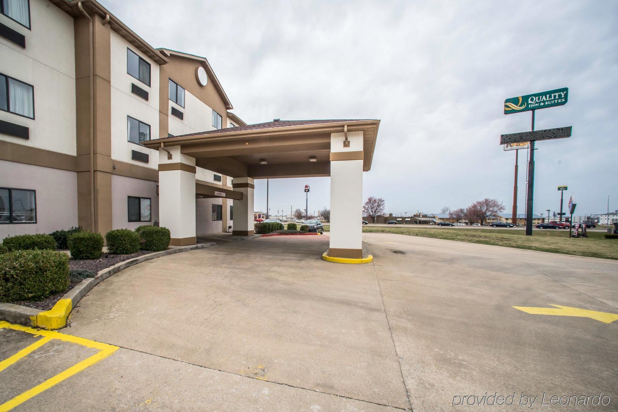 Quality Inn & Suites Caseyville - St Louis Exterior photo